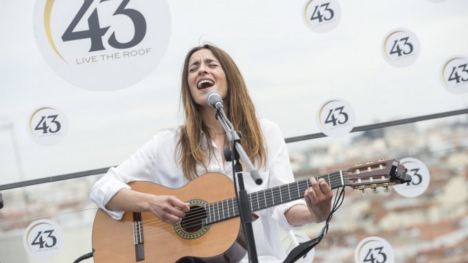 43 LIVE THE ROOF _ BEBE (1)
