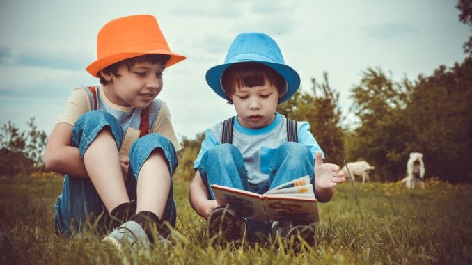 niños leyendo
