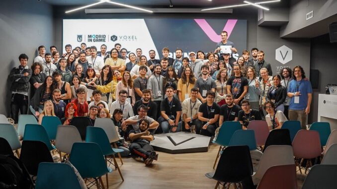 Foto de familia de Madrid in Game HackJams (002)